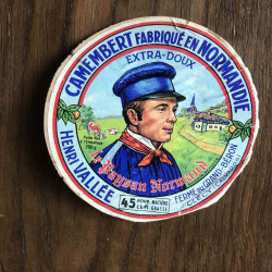 Camembert fabrique en normandie extra-doux H. VALLEE. Clécy