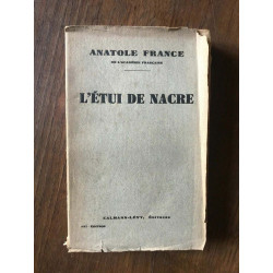 - l'étui DE NACRE