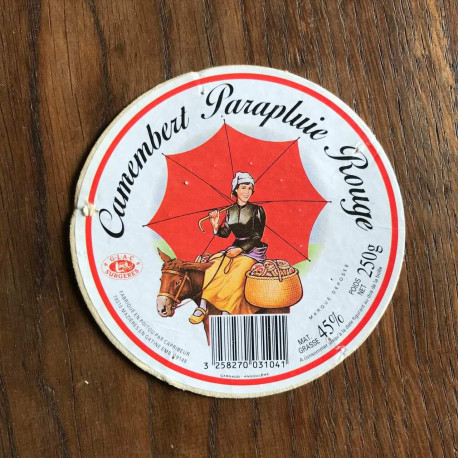 Camembert parapluie rouge