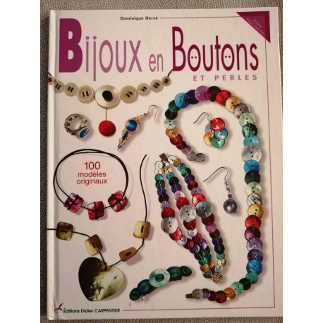 Bijoux en boutons et perles