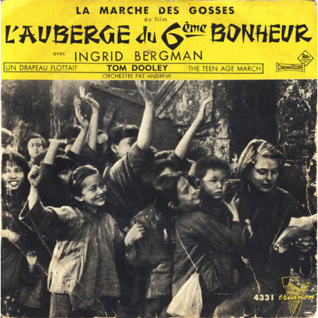 La Marche Des Gosses Du Film "L'auberge Du 6ème Bonheur"