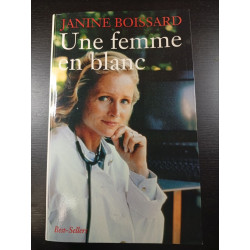 Une femme en blanc