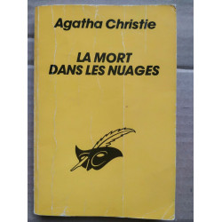 La mort dans les nuages Le masque