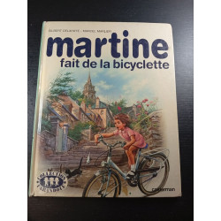 Martine fait de la bicyclette