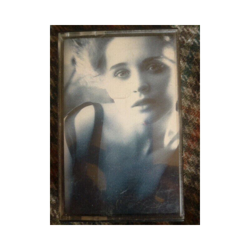 LOULOU UN PARFUM EN MUSIQUE...Cassette Audio-K7 POLYGRAM 5041