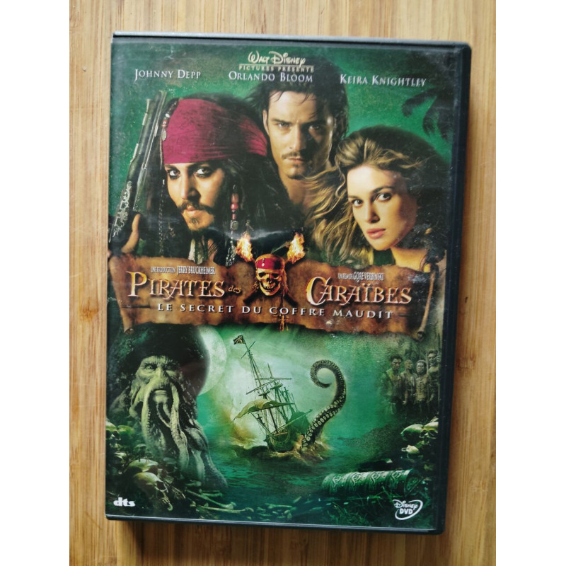 Pirates des Caraïbes : Le secret du coffre maudit