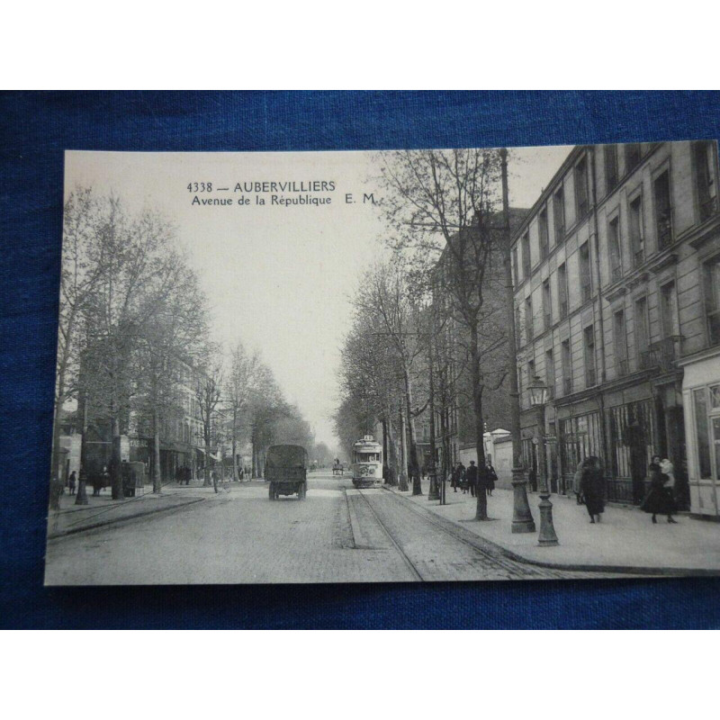 Carte Postale Aubervilliers Avenue de la République- Tramway-...