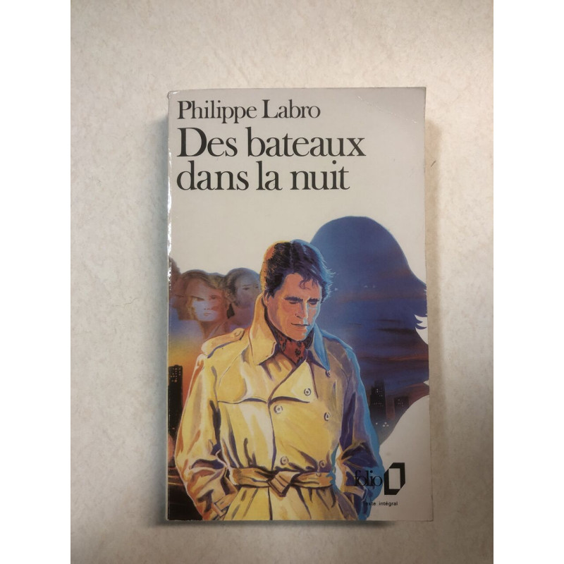 Des bateaux dans la nuit