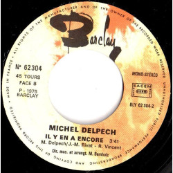 La Fille Avec Des Baskets