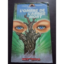L'ombre de l'arbre mort