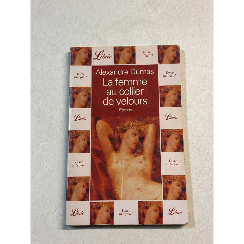 La femme au collier de velours