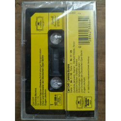 Carmina burana Cassette audio k7 NEUVE SOUS BLISTER