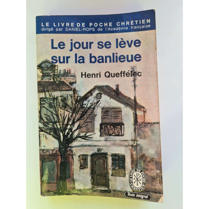 Le jour se lève sur la banlieue