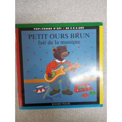 Petit ours brun fait de la musique