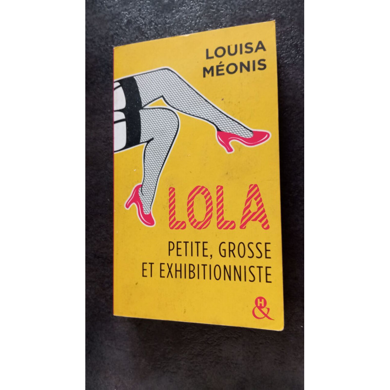 Lola petite grosse et exhibitionniste