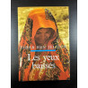 Les yeux baissés