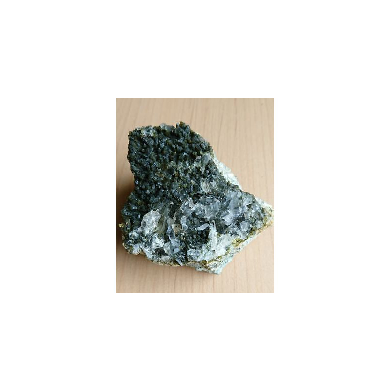 Epidote quartz REP5 179G 59mm54mm
