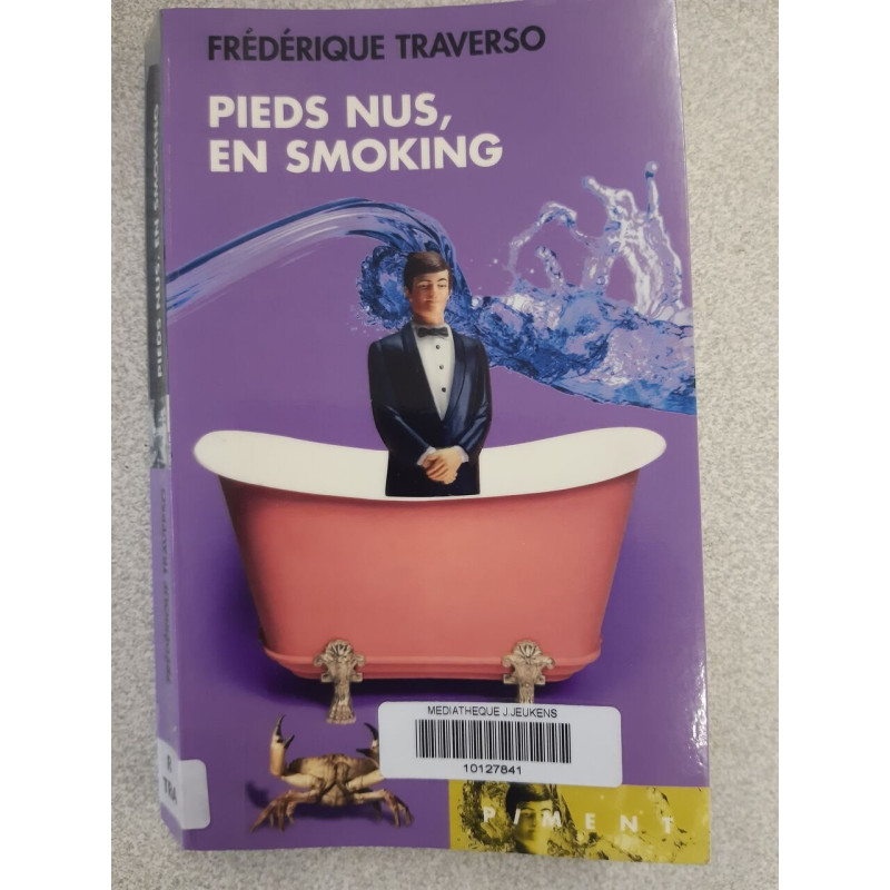 Pieds nus en smoking