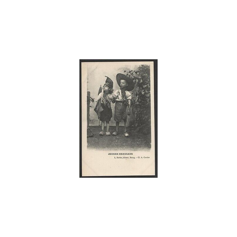 CPA 01 BRESSE Jeunes BRESSANS Costumes Ain Folklore