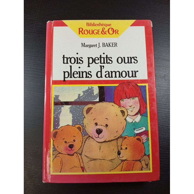 Trois petits ours pleins d'amour