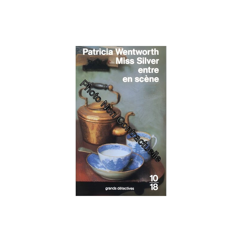 MISS SILVER ENTRE EN SCENE