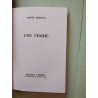Une femme