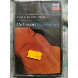 City of strangers Cassette audio k7 NEUVE SOUS BLISTER
