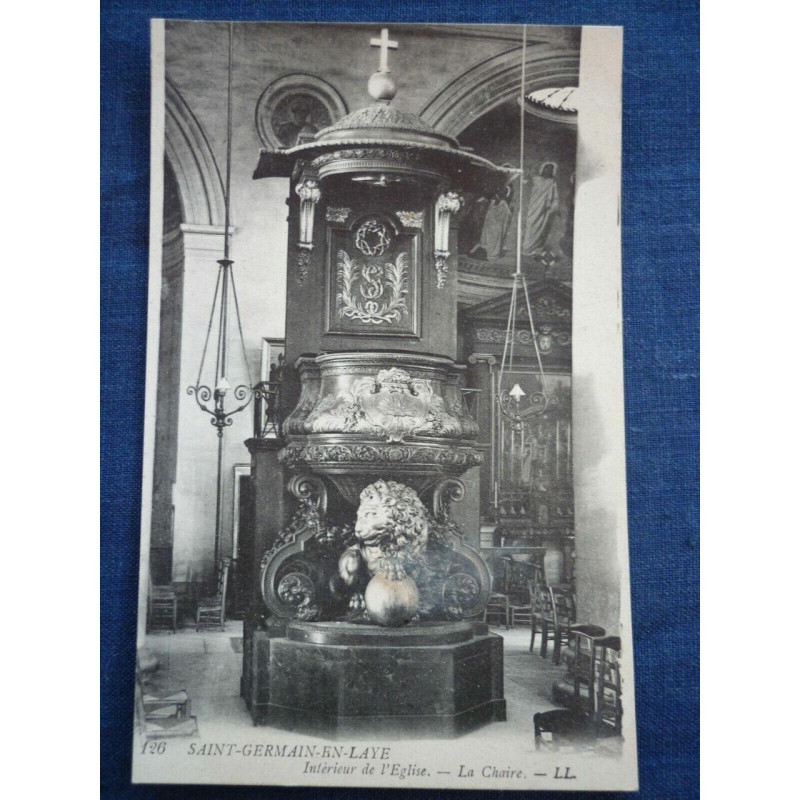 CPA Saint-Germain-en-Laye Intérieur de l'église la chaire LL-Edia N126
