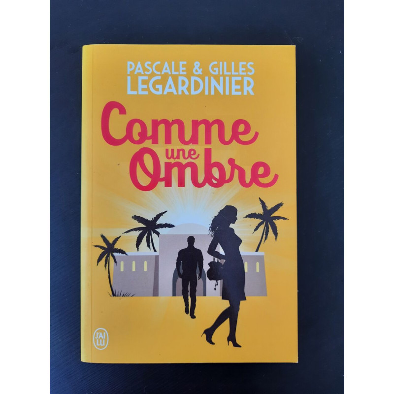 Comme une ombre: roman (J'ai lu)