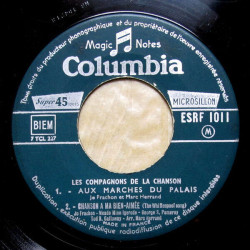 Aux Marches Du Palais