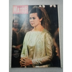 Paris Match - Isabelle se marie