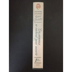 Les oiseaux se cachent pour mourir