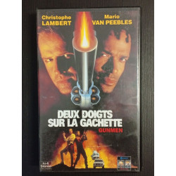 Deux doigts sur la gachette