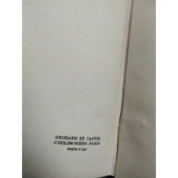 - De la terre à la lune Hachette