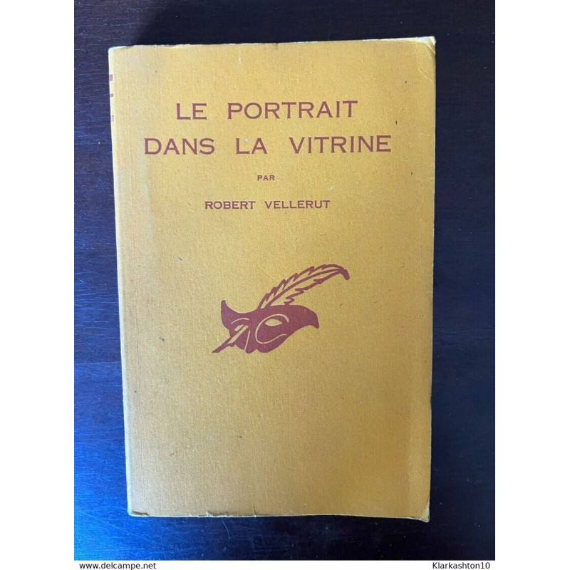 Le portrait dans la vitrine Le masque