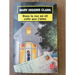 dans la rue où vit celle que j'aime la