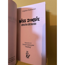 Miss zombie Detective décharnée Lire c'est partir
