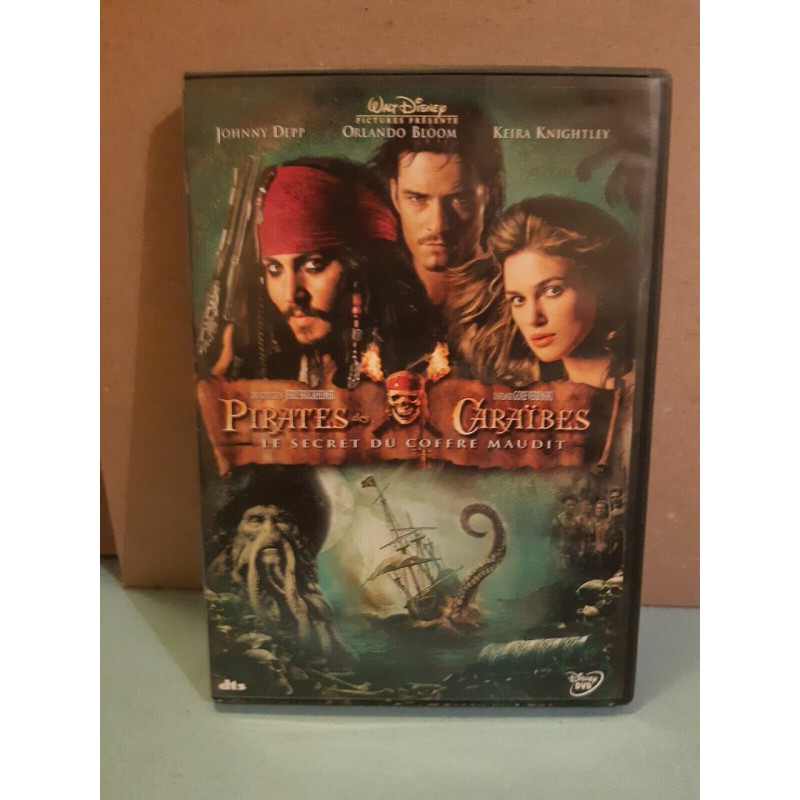 Pirates Caraibes. Le secret du coffre maudit Johnny Depp Keira...