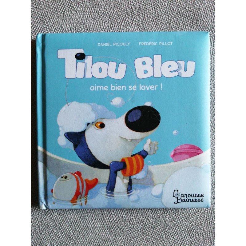 Tilou bleu aime bien se laver