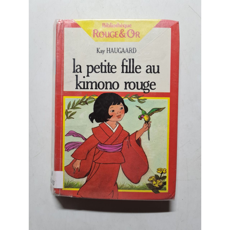 La petite fille au kimono rouge