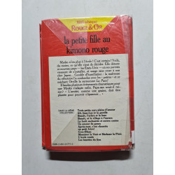 La petite fille au kimono rouge