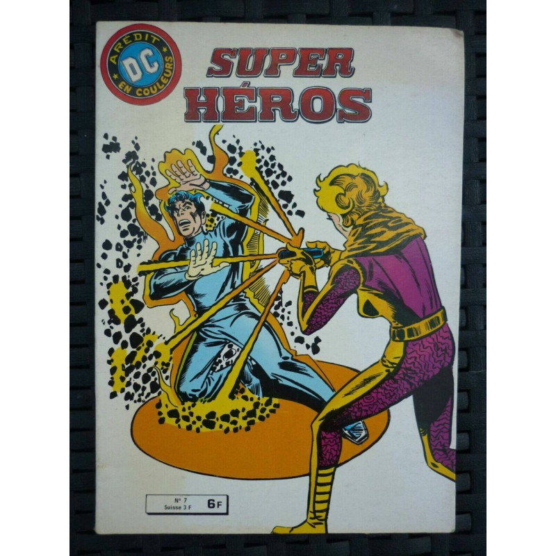 Super Héros n7 arédit dc en couleurs