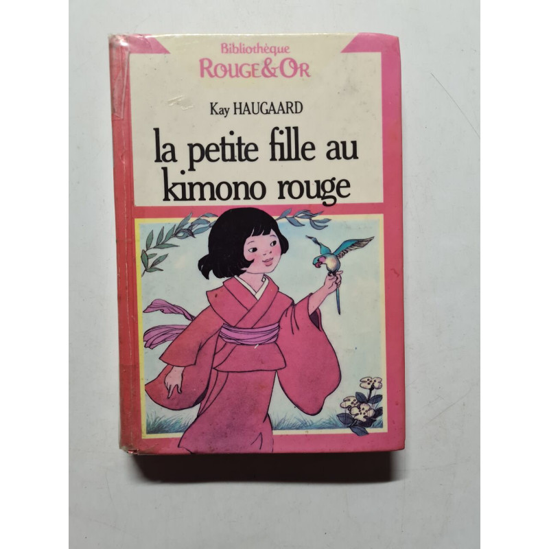 La petite fille au kimono rouge