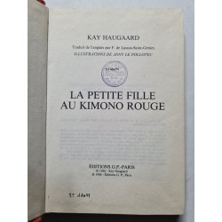 La petite fille au kimono rouge