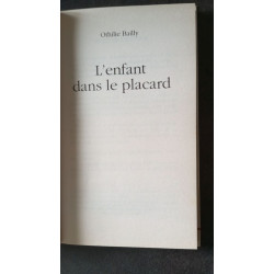 Enfant dans le placard (l')