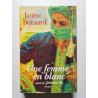 Une femme en blanc
