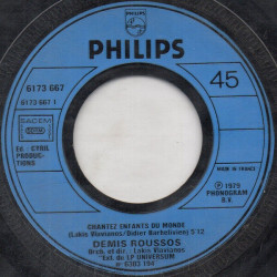 Chantez Enfants Du Monde / Tu N'as Pas Le Droit