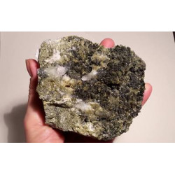 Quartz sur epidote imilchil EP3 828 grammes 100mm96mm