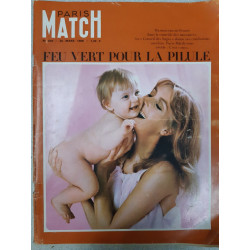 Paris Match N° 885