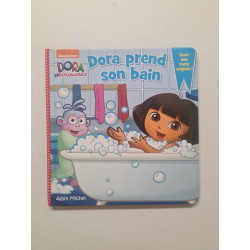 Dora prend son bain